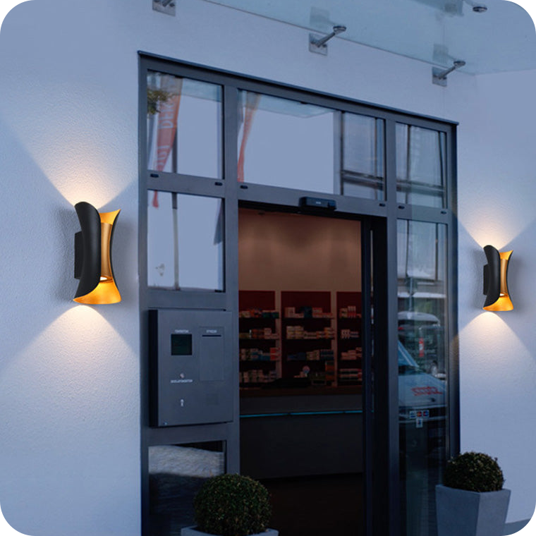 Outdoor Wall Light