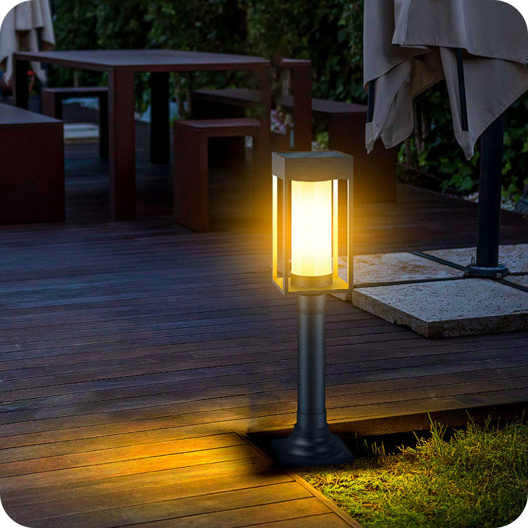 Outdoor waterproof garden lamp, villa wired, high-end yard grass lamp.