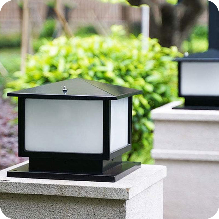 Outdoor Pillar Light