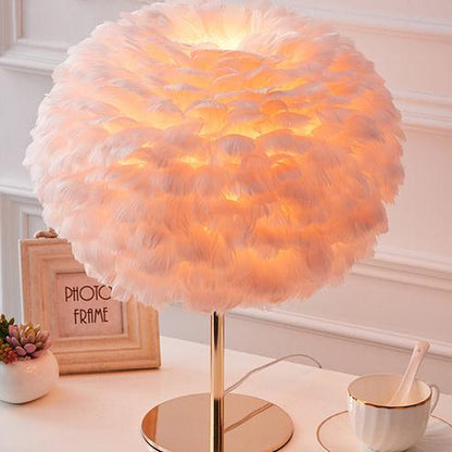 Jolie lampe de chevet ronde en plumes