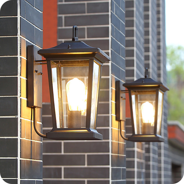 Transitional Outdoor Wall Lantern