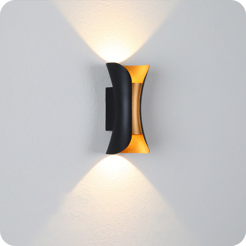 Outdoor Wall Light