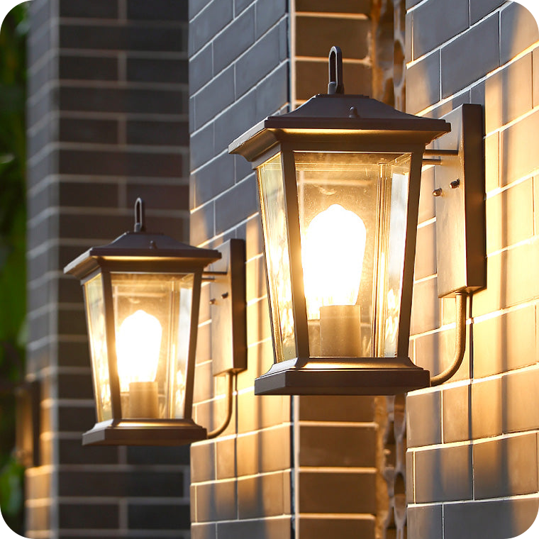 Transitional Outdoor Wall Lantern