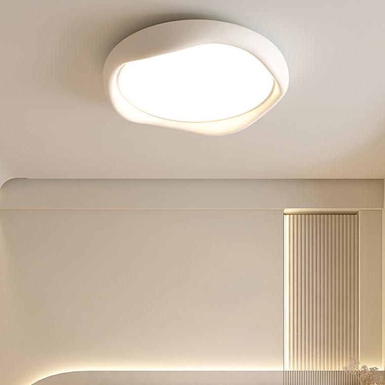 White Wavy Round Ceiling Light