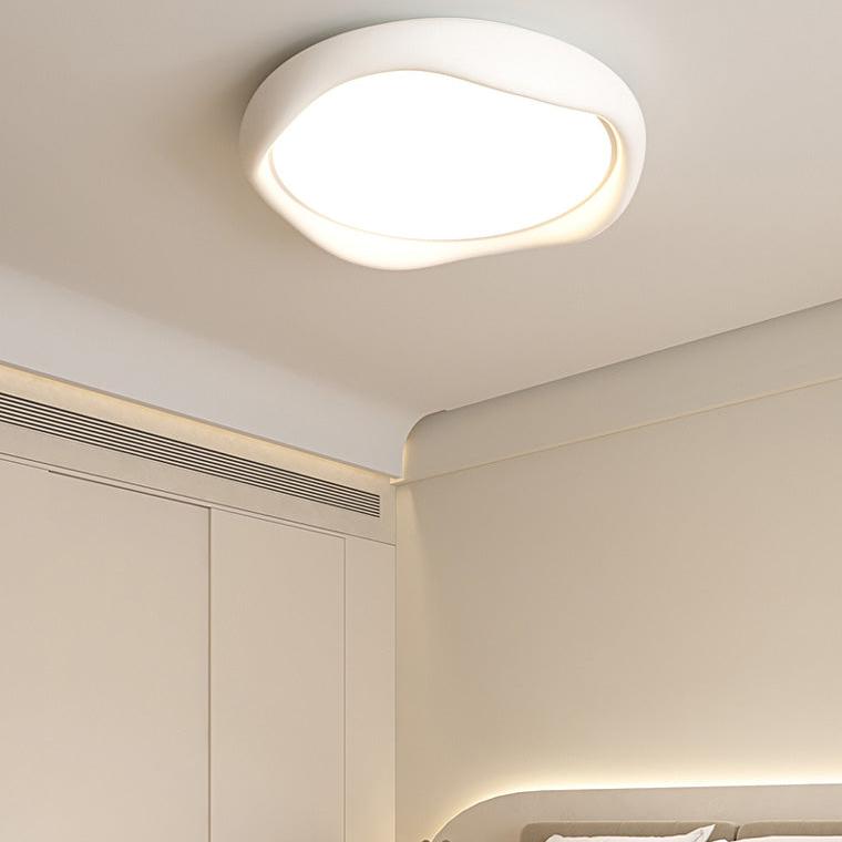 White Wavy Round Ceiling Light