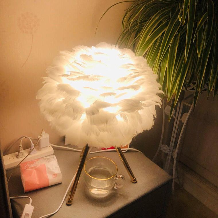 Feather Tripod Table Lamp