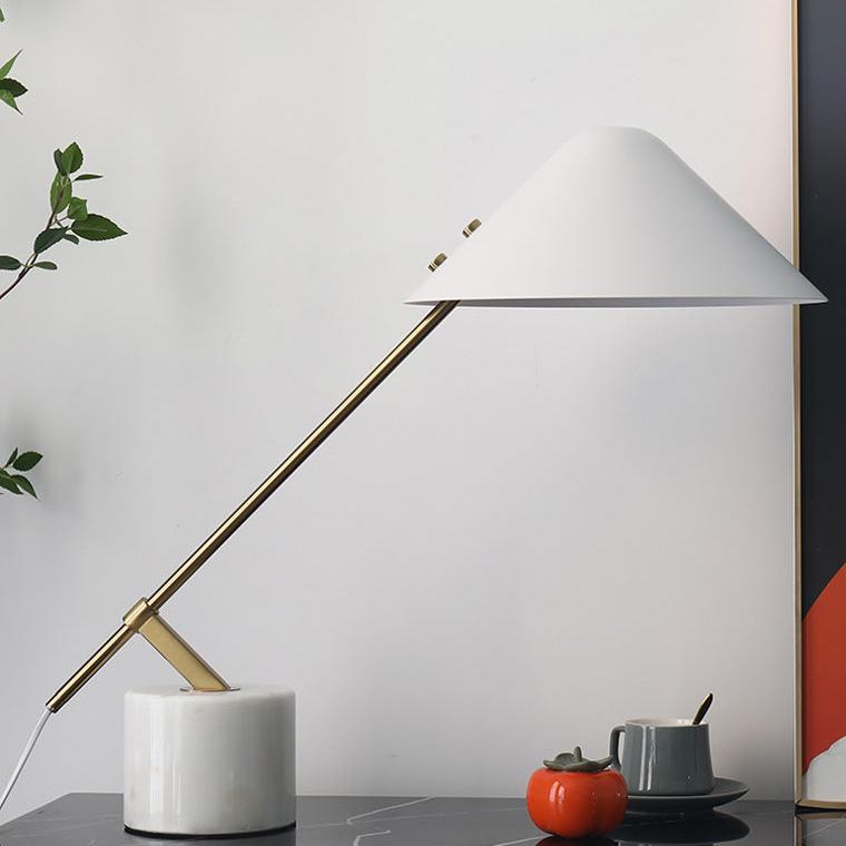 Lampe de bureau en marbre nordique