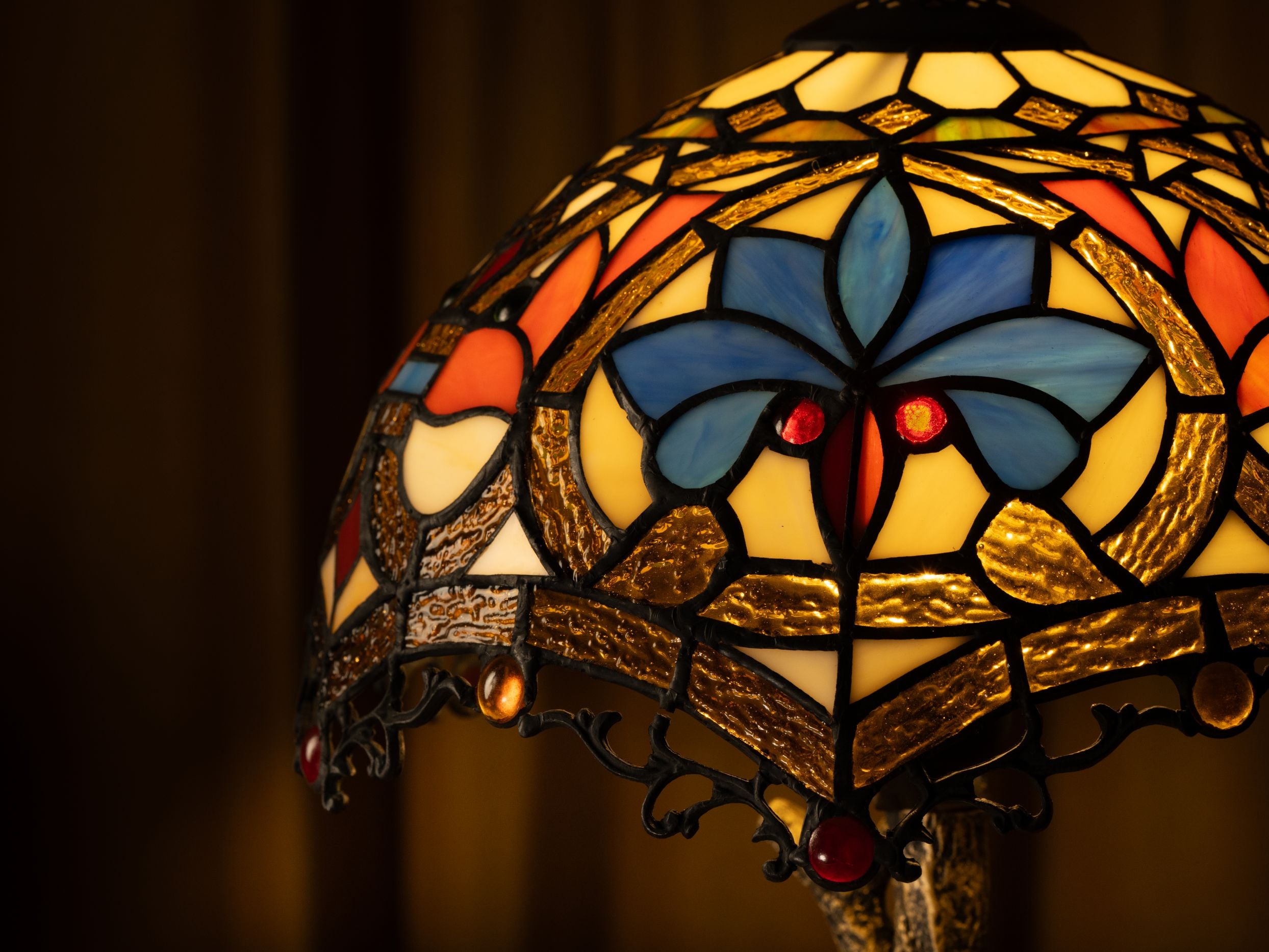 Blue Petal Grove Tiffany Table Lamp