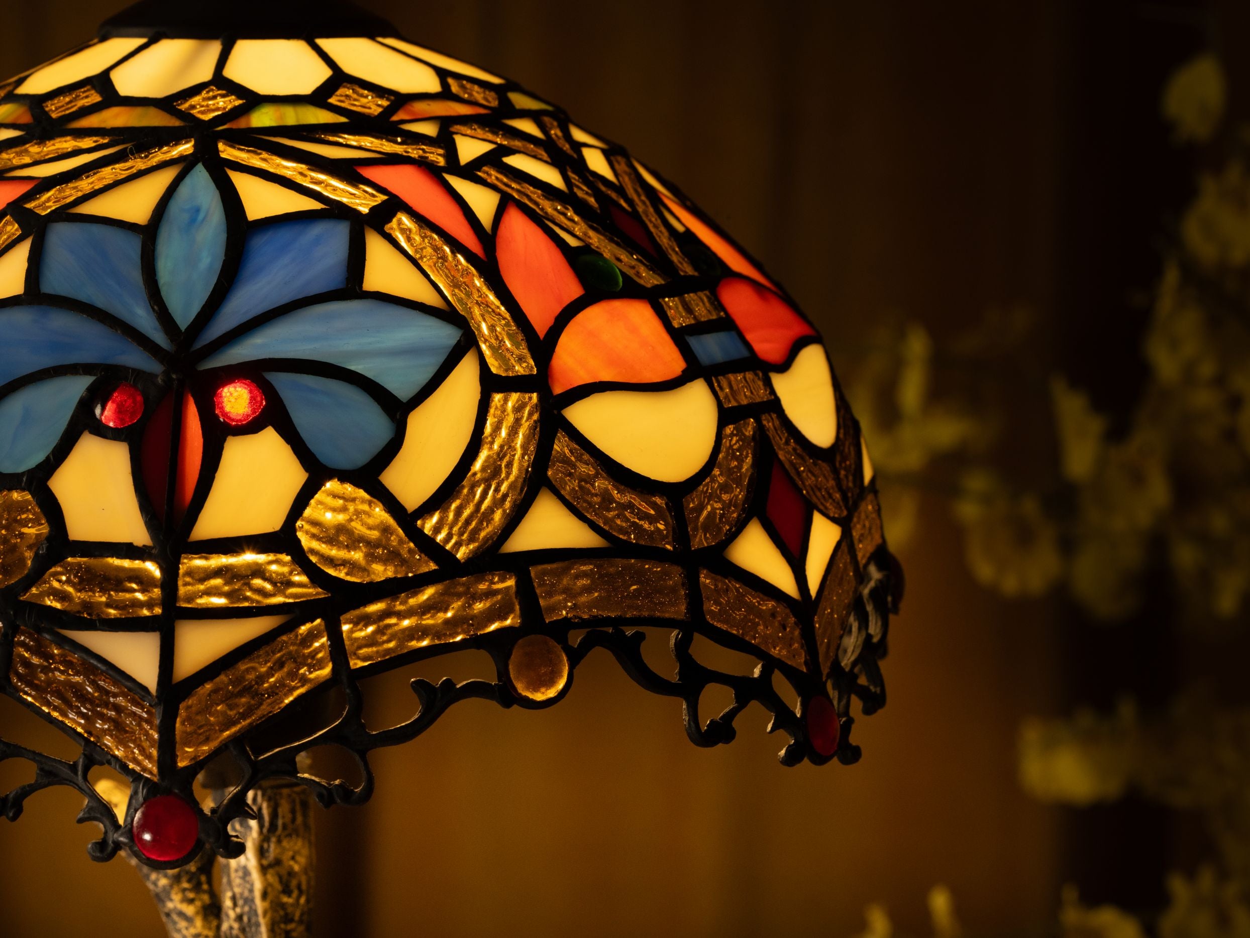 Blue Petal Grove Tiffany Table Lamp