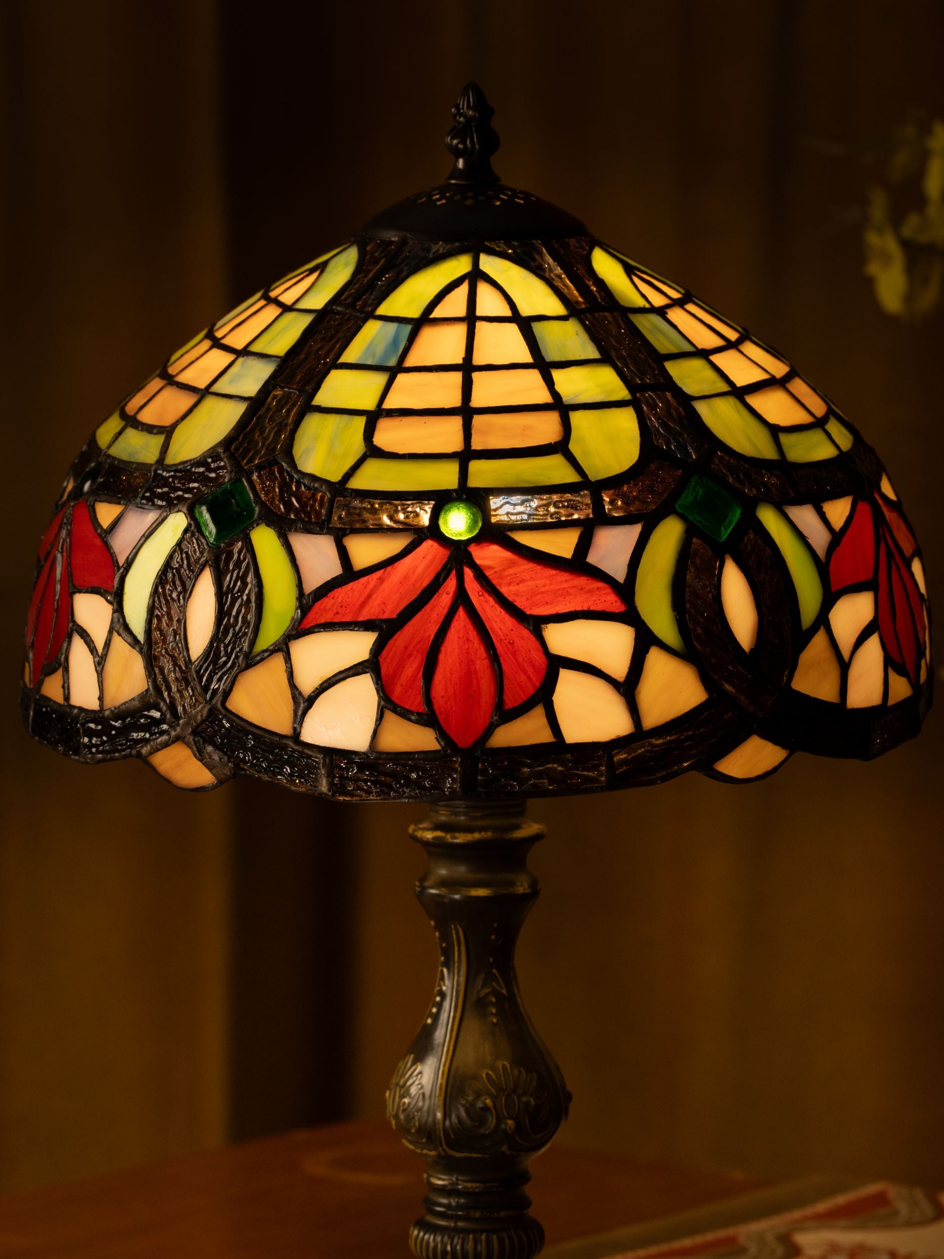 Crimson Bloom Tiffany Table Lamp