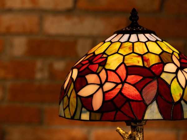 Amber Glow Harmony Tiffany Table Lamp