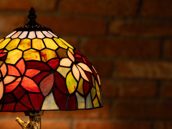 Amber Glow Harmony Tiffany Table Lamp