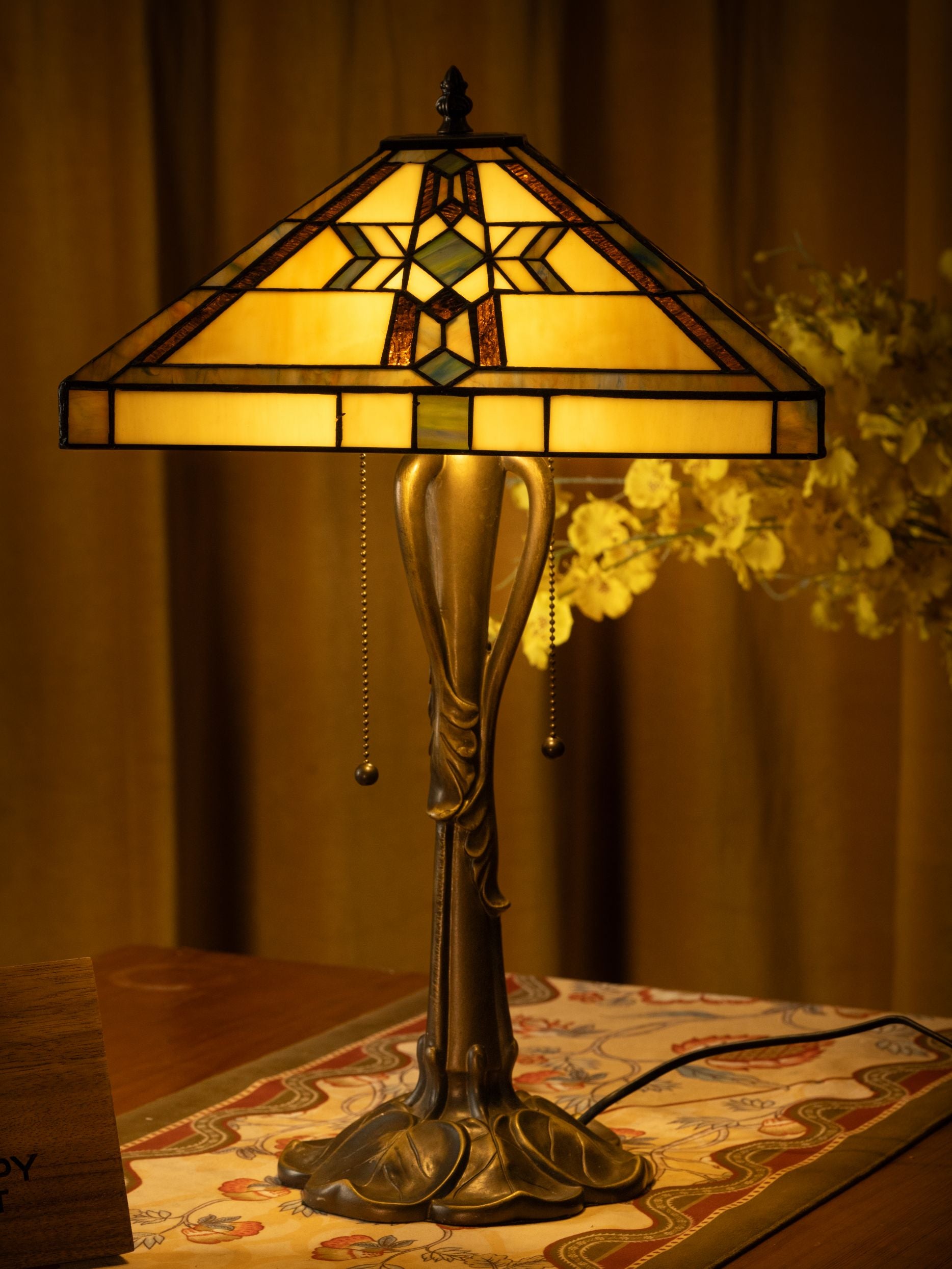 Golden Glow Tiffany Lamp