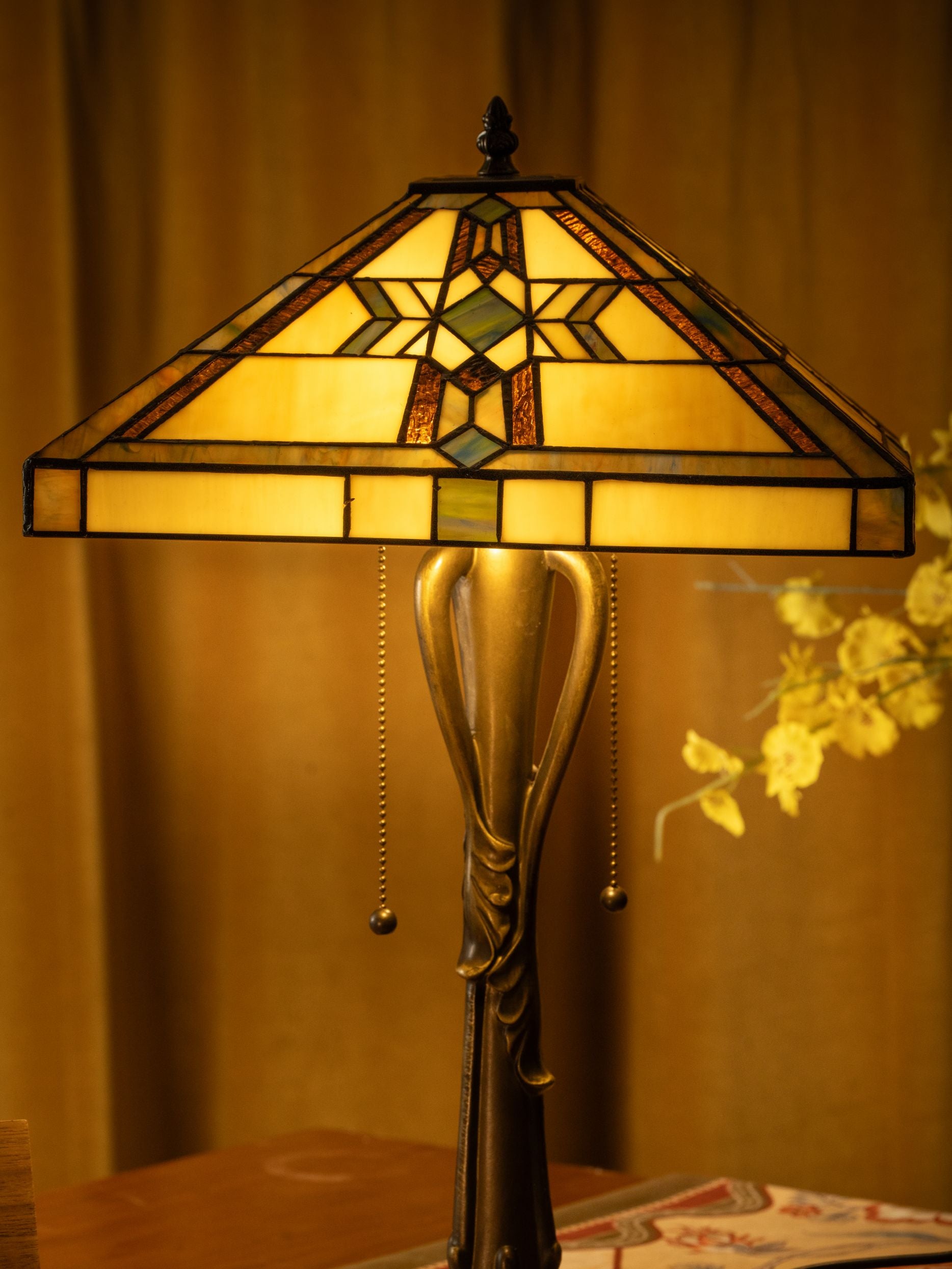 Golden Glow Tiffany Lamp