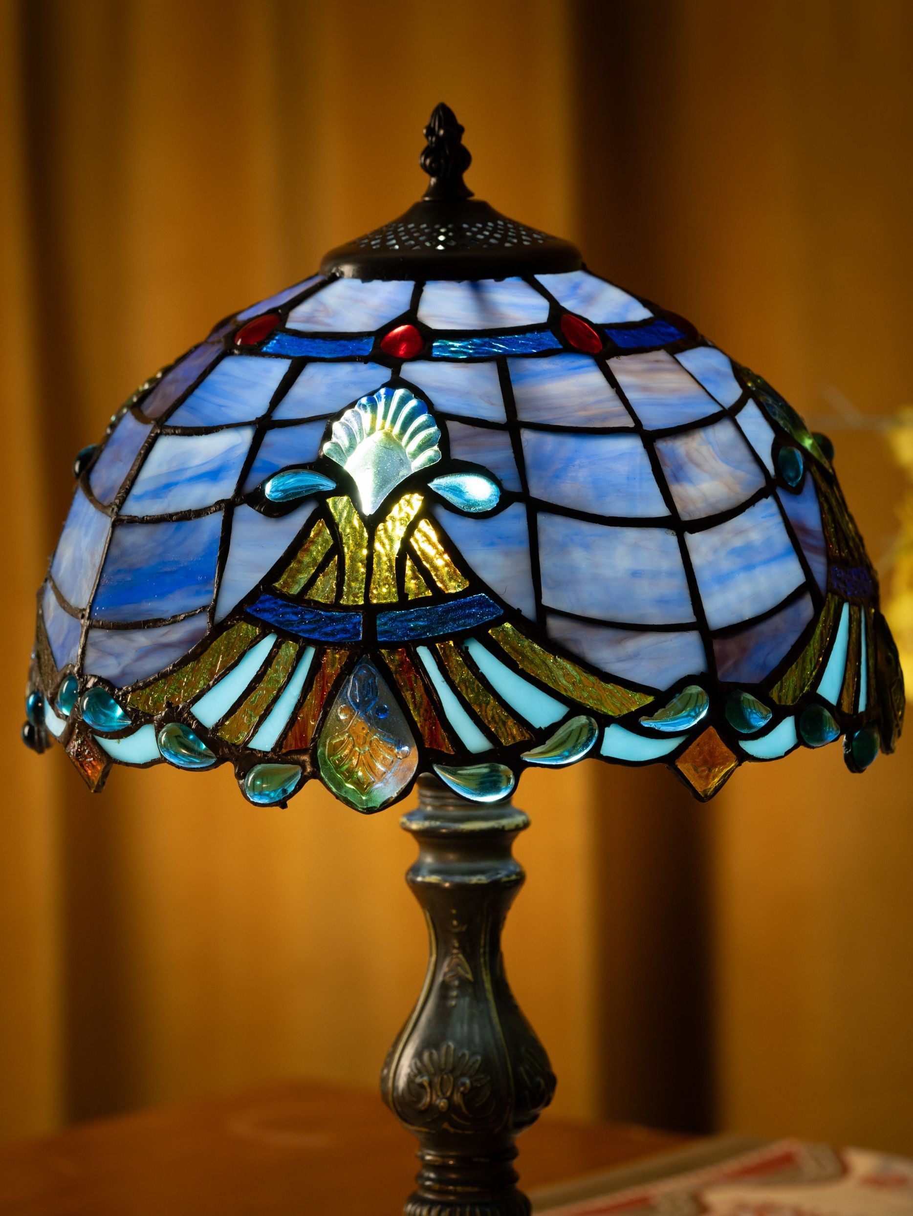 Imperial Grace Tiffany Table Lamp