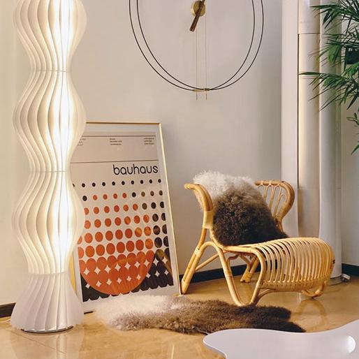 Wavy Column Floor Lamp with Hue Dimmer