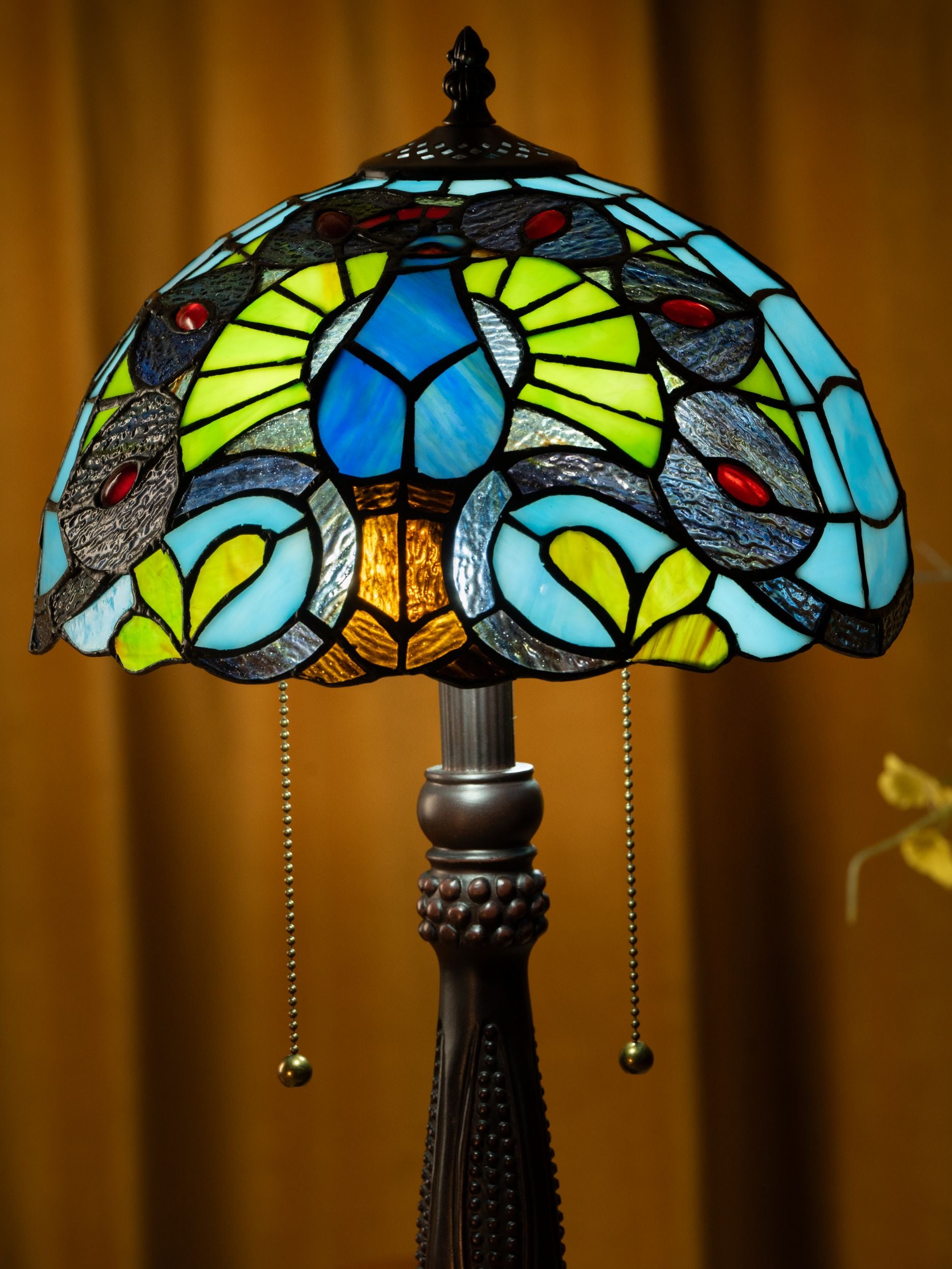 Mystic Leaf Tiffany Table Lamp