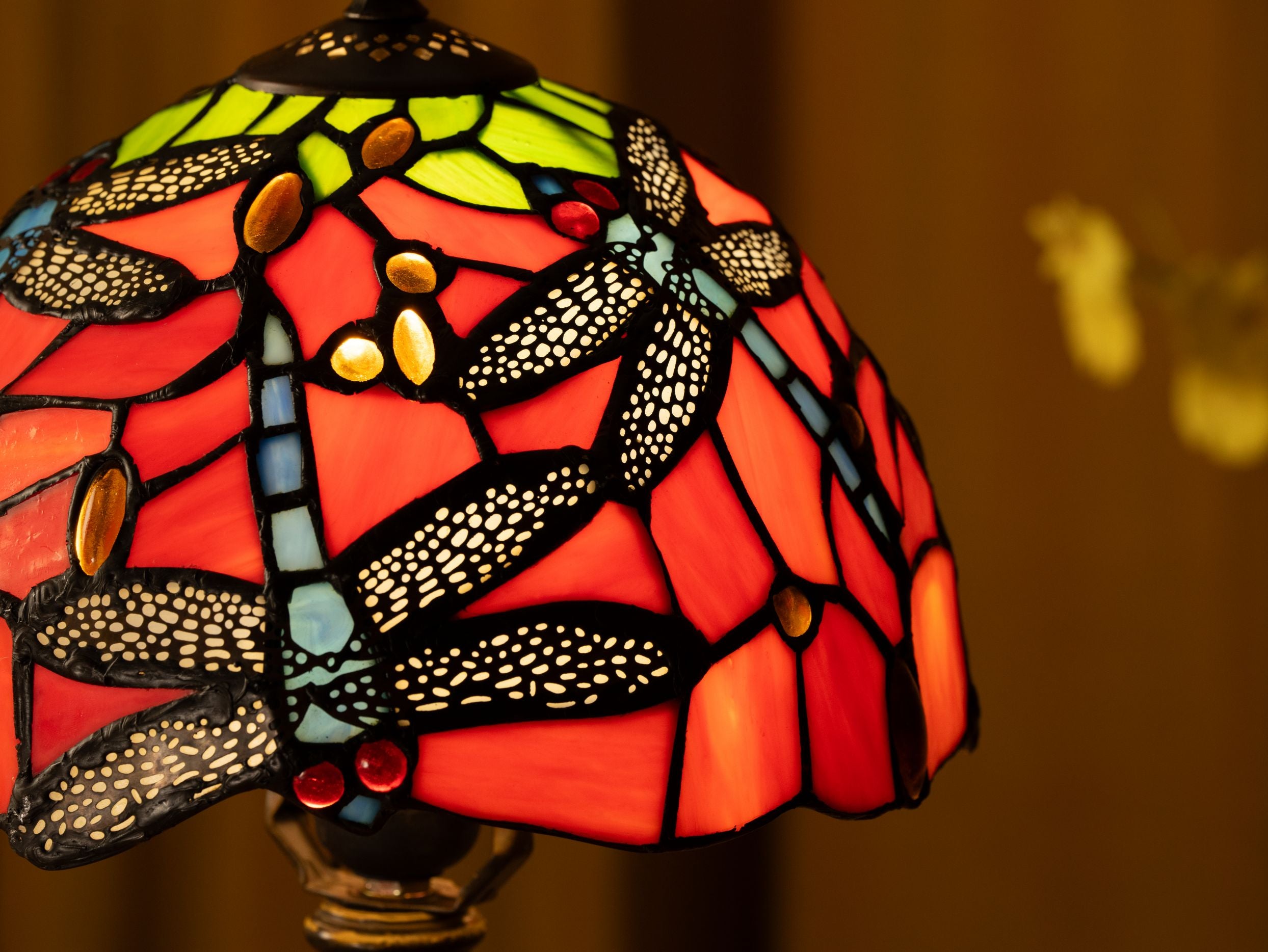 Crimson Flight Tiffany Table Lamp