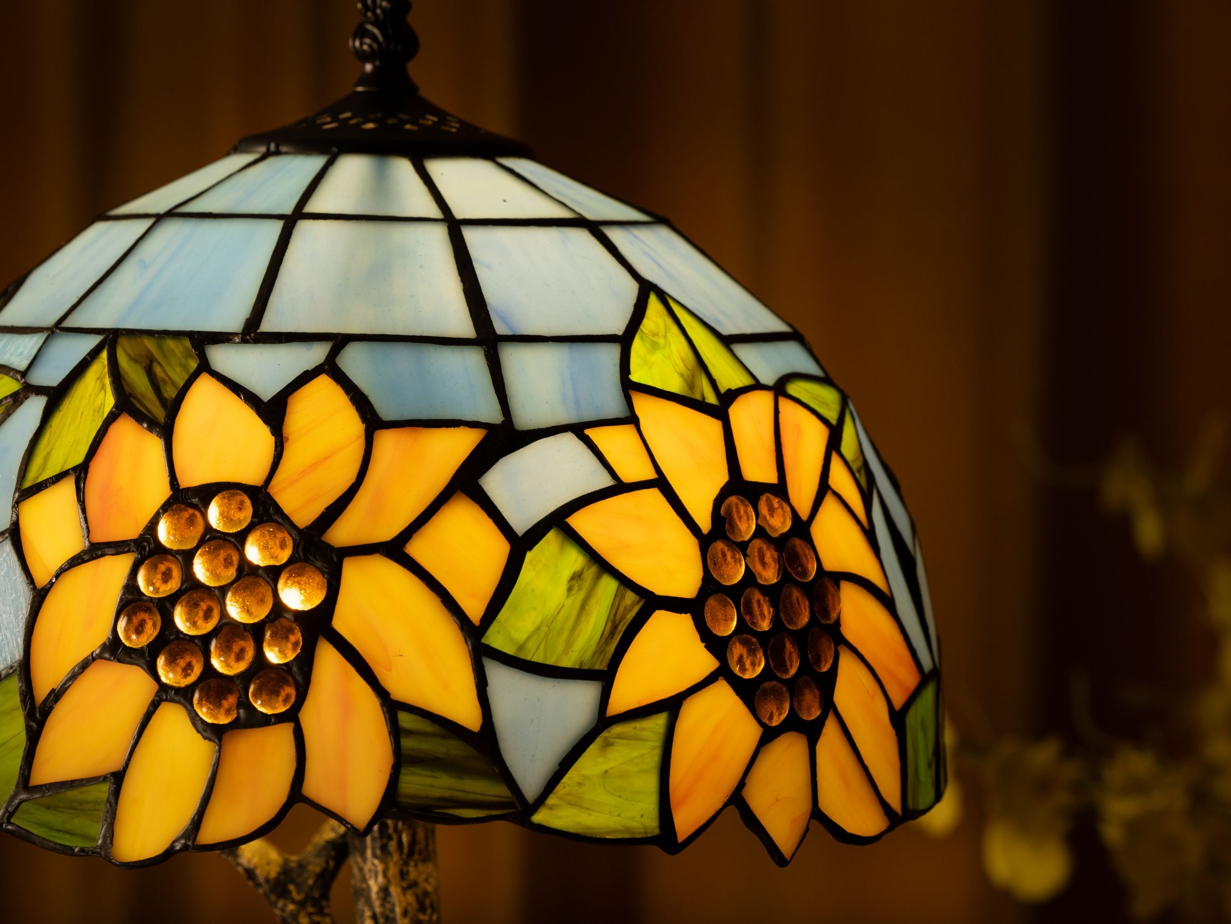 Sunflower Haven Tiffany Table Lamp